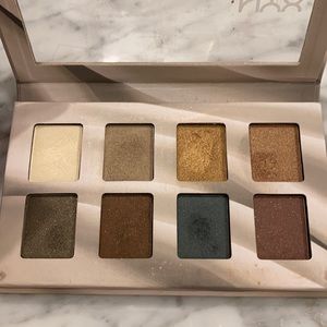 Eyeshadow suede collection